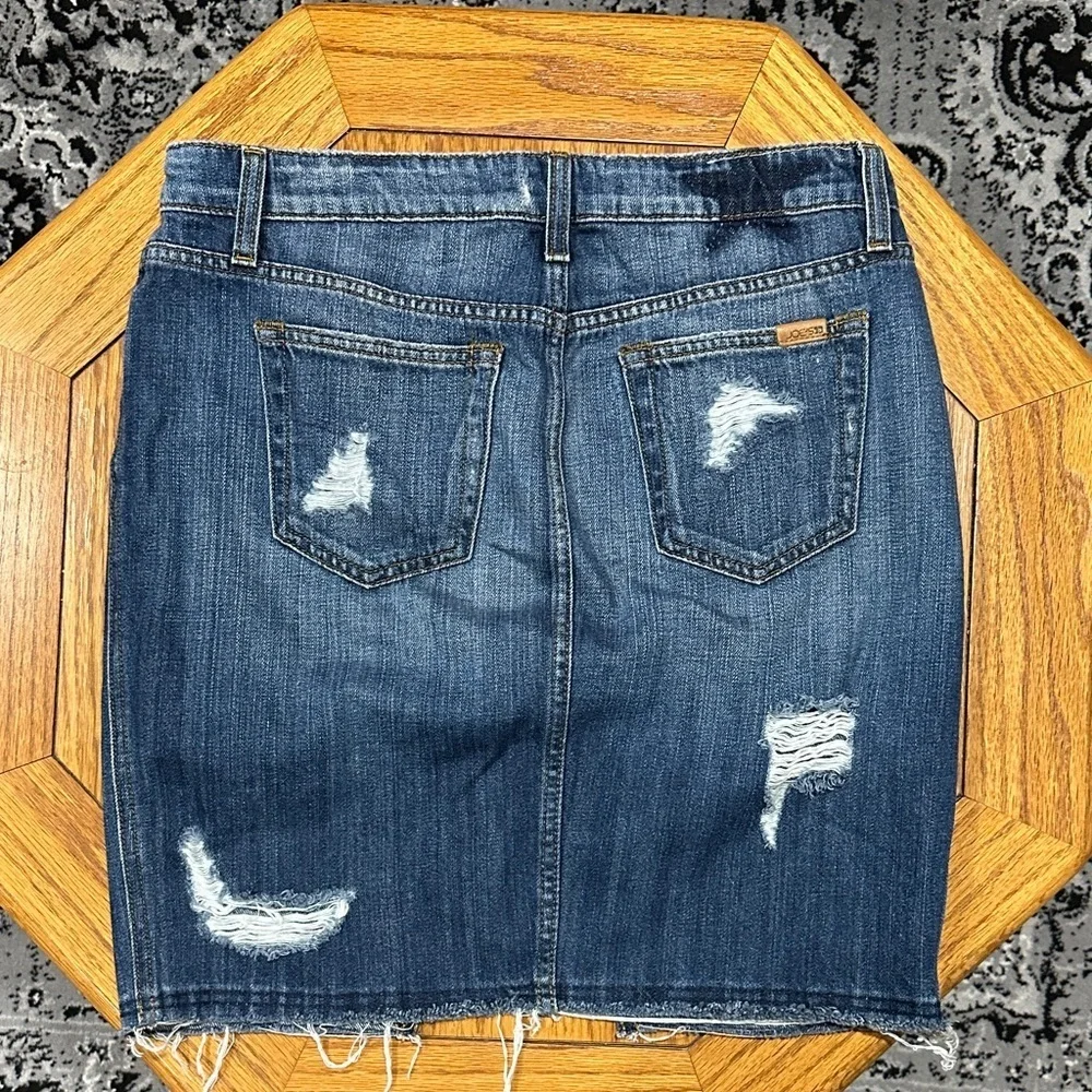 *JOE’S JEANS* Med Wash Kumi Distressed Denim Pencil Skirt Size 29